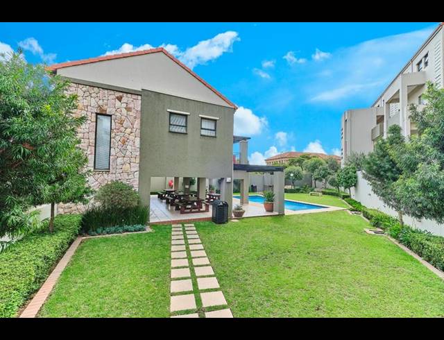 2 BEDROOM APARTMENT FOR SALE IN SUNNINGHILL